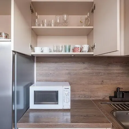 Stylish Latvian Classic 1-bedroom Near Center, Parks & Public Transport Links Lejlighed