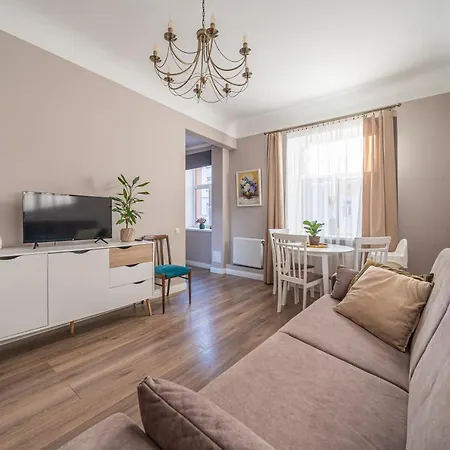 Lejlighed Stylish Latvian Classic 1-bedroom Near Center, Parks & Public Transport Links Riga